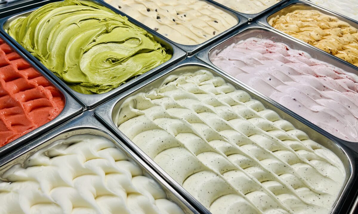 イタリア人ジェラターヨ(職人)が素材のあじを活かしたなめらかジェラートを是非ご賞味ください。の写真